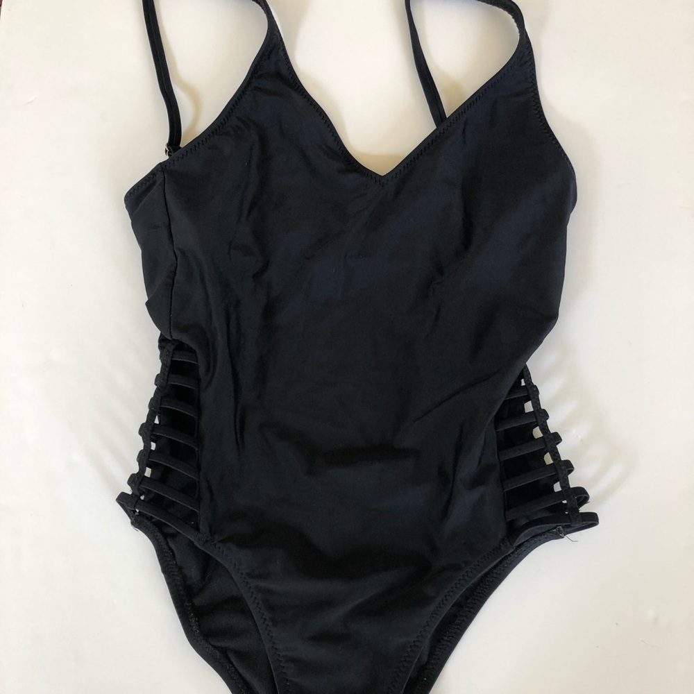 Mossimo Swimsuit - Picture 2 of 4